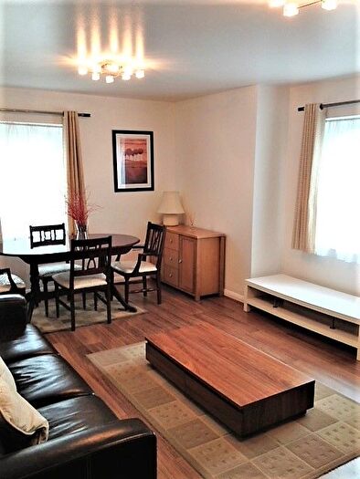 2 Bedroom Flat To Rent In The Avenue, West Ealing, W13