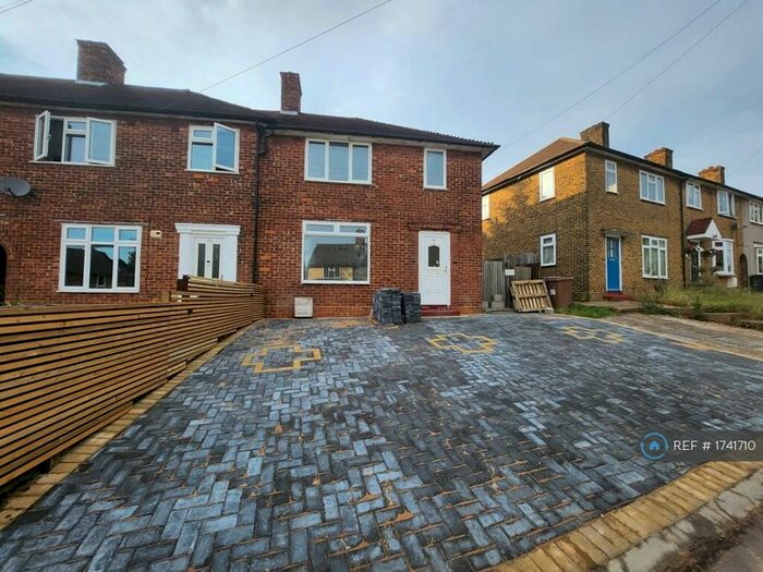 3 Bedroom Semi-Detached House To Rent In Wittenham Way, London, E4