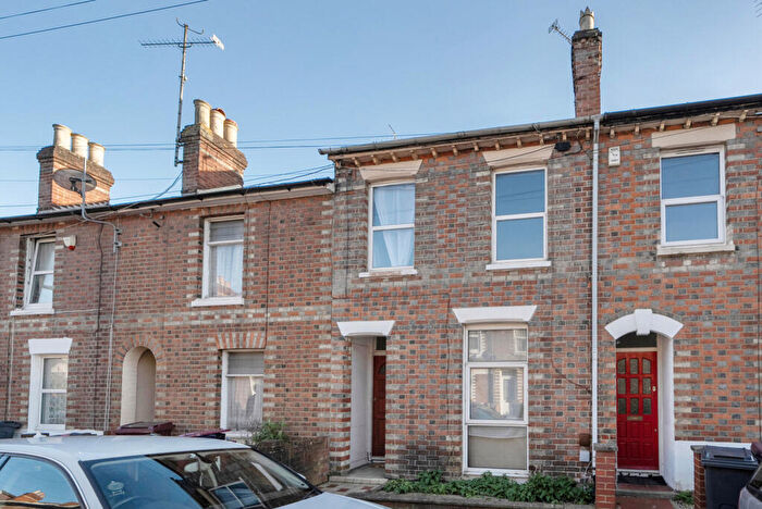 3 Bedroom Terraced House For Sale In Stanley Grove, Reading, Berkshire, RG1