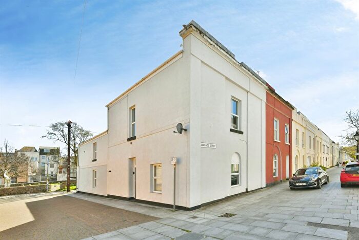 3 Bedroom Maisonette For Sale In Adelaide Street, Stonehouse, Plymouth, PL1