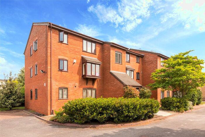 2 Bedroom Mews To Rent In Bowman Mews, Standen Road, SW18