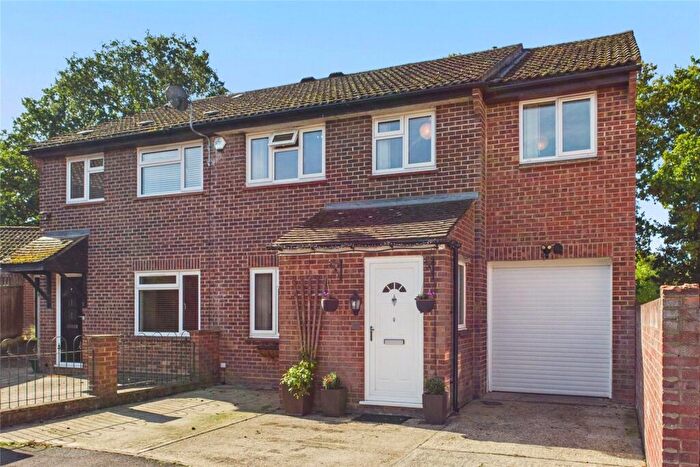 4 Bedroom Semi-Detached House For Sale In Stratfield Avenue, Tadley, Hampshire, RG26