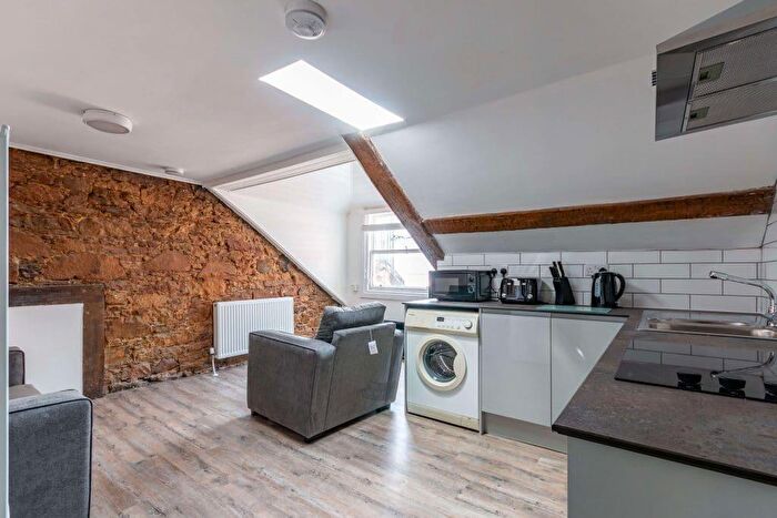 2 Bedroom Flat To Rent In P Nicolson Square, Edinburgh, EH8