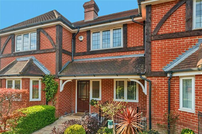 3 Bedroom Terraced House For Sale In Howberry Chase, Haslemere, Surrey, GU27