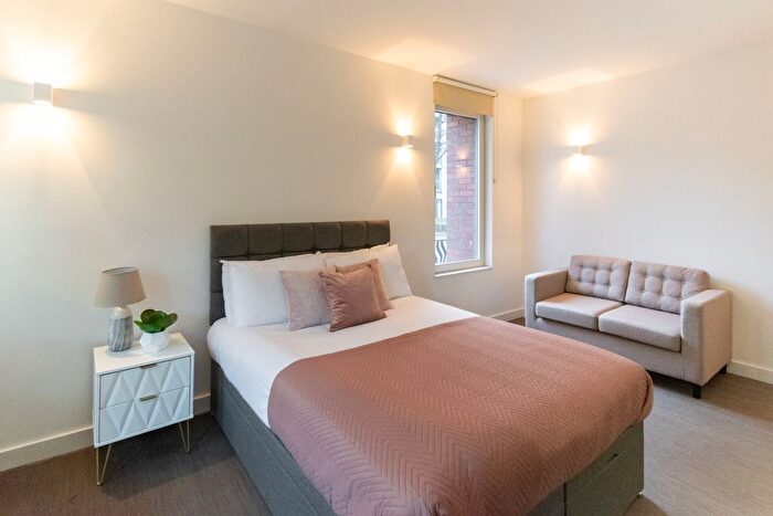Studio To Rent In Staines Road, Hounslow, TW3