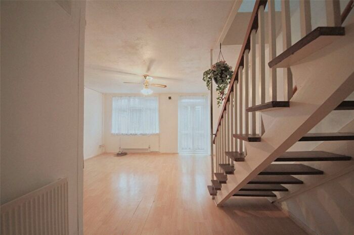 3 Bedroom Terraced House To Rent In Rosslyn Road, Walthamstow, E17