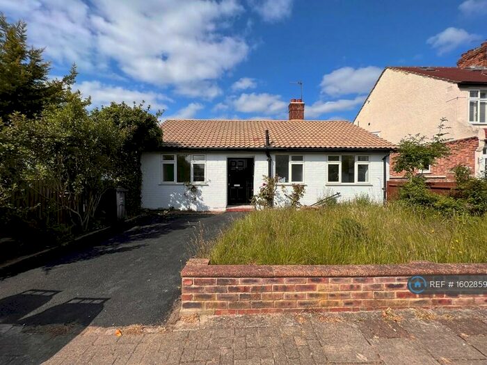 2 Bedroom Bungalow To Rent In Westbury Road, Beckenham, BR3