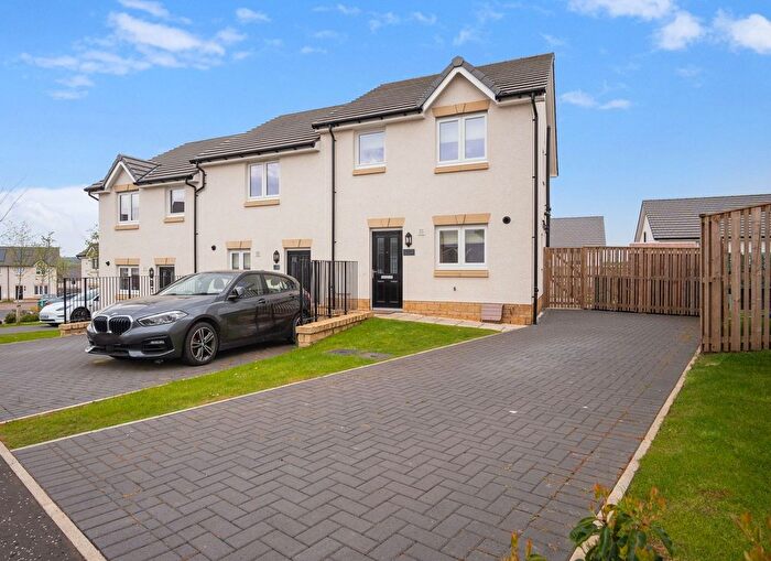 3 Bedroom End Of Terrace House For Sale In Piper Drive, Glenboig, ML5