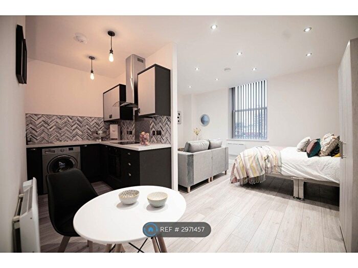 Studio To Rent In Union Street, Oldham, OL1