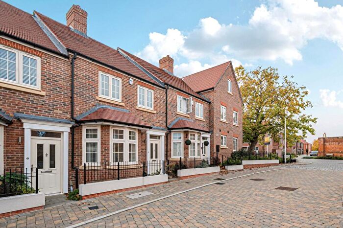 3 Bedroom Terraced House For Sale In Charsley Road, Beaconsfield, HP9