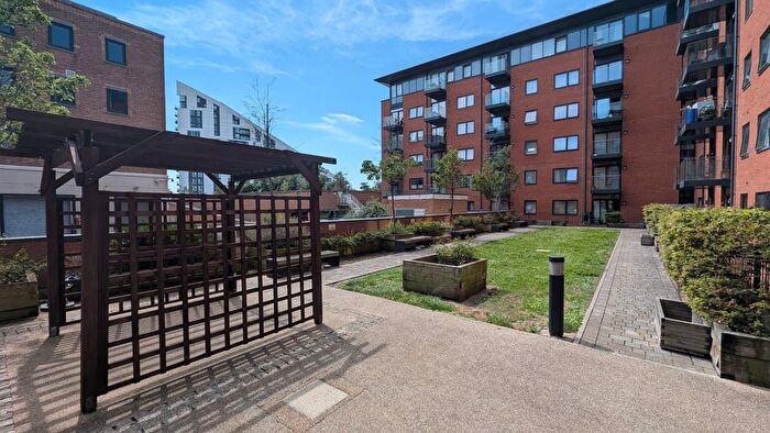 2 Bedroom Flat To Rent In Henry House, Ringers Road, Bromley, BR1
