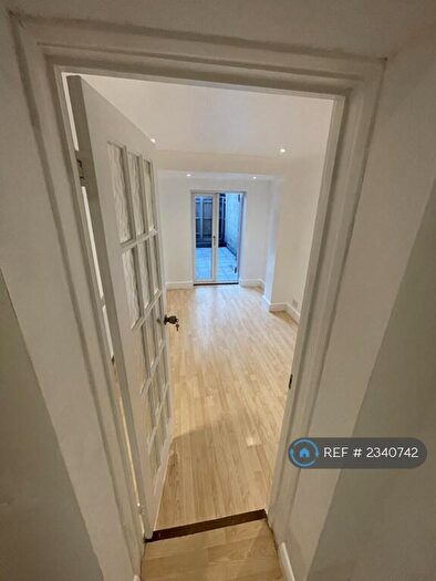 Studio To Rent In West Croydon, Croydon, CR0