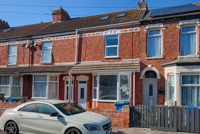 2 Bedroom Terraced House For Sale In Cheverton Avenue, Withernsea, HU19