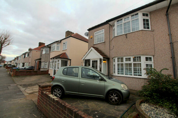 3 Bedroom Semi-Detached House To Rent In Elsa Road, Welling, DA16