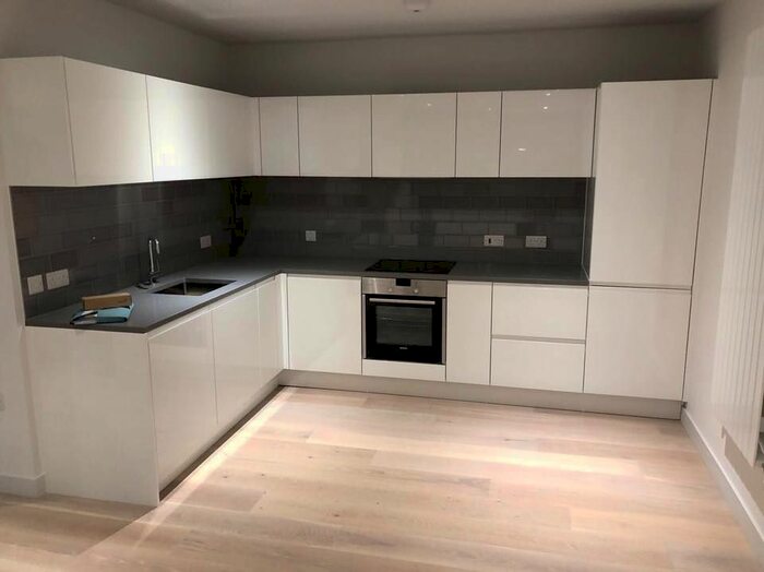 2 Bedroom Flat To Rent In Starboard Way, London Excel, E16