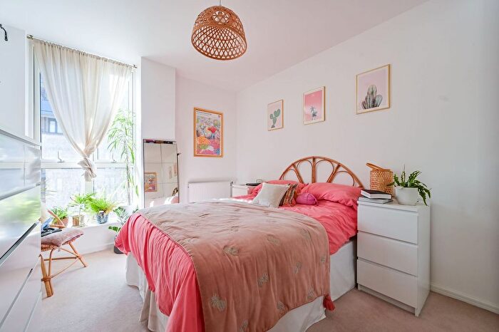 2 Bedroom Flat To Rent In Nellie Cressall Way, Bow, London, E3