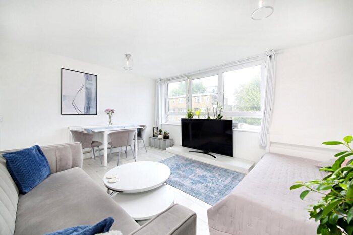 3 Bedroom Flat For Sale In Bowstead Court, Parkham Street, SW11