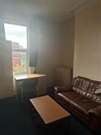 1 Bedroom Studio To Rent In Brudenell Road, Hyde Park, Leeds, LS6