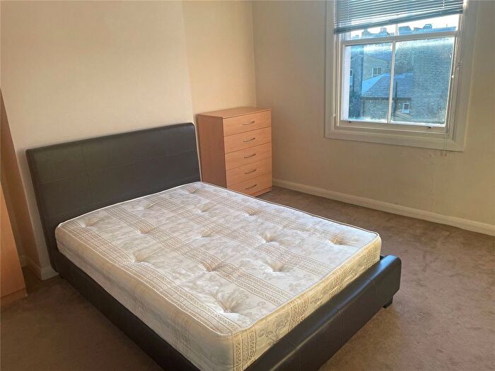 2 Bedroom Flat To Rent In Albion Road, Stoke Newington, London, N16