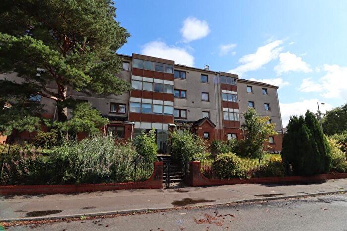 2 Bedroom Flat To Rent In Carmunnock Road, Castlemilk, Glasgow, G45