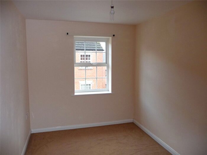 2 Bedroom Flat For Sale In Gatehouse Court, Taunton, TA1