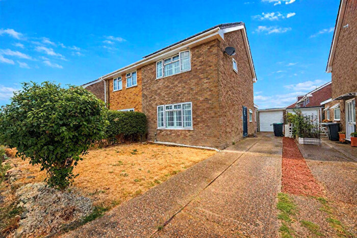 3 Bedroom Semi Detached House For Sale In Spencer Drive, Lee-On-The-Solent, PO13