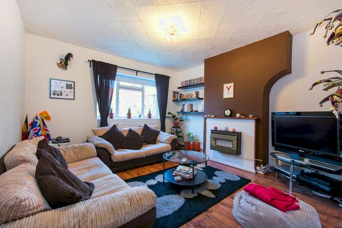 2 Bedroom Flat To Rent In Peckham Rye, Peckham, London, SE15