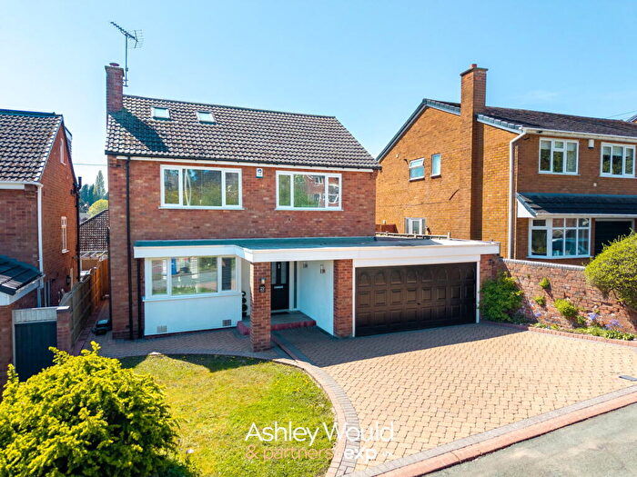 4 Bedroom Detached House For Sale In Drews Holloway, Halesowen, B63