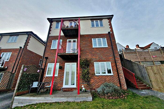 1 Bedroom Flat To Rent In Bethune Court, Chapel Lane, High Wycombe, HP12
