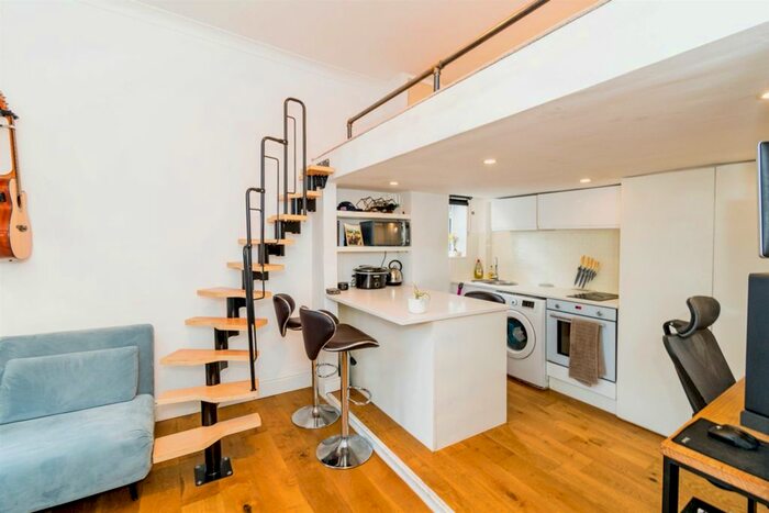 Studio To Rent In Hill Lane, Southampton, SO15