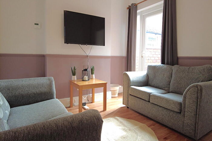 4 Bedroom Terraced House To Rent In Cranwell Street // Bed // Available Now!!, LN5