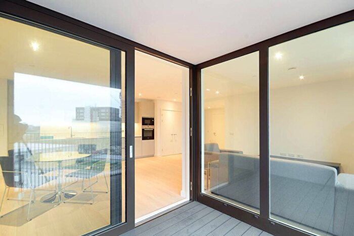 2 Bedroom Flat To Rent In Deacon Street, Elephant And Castle, SE17