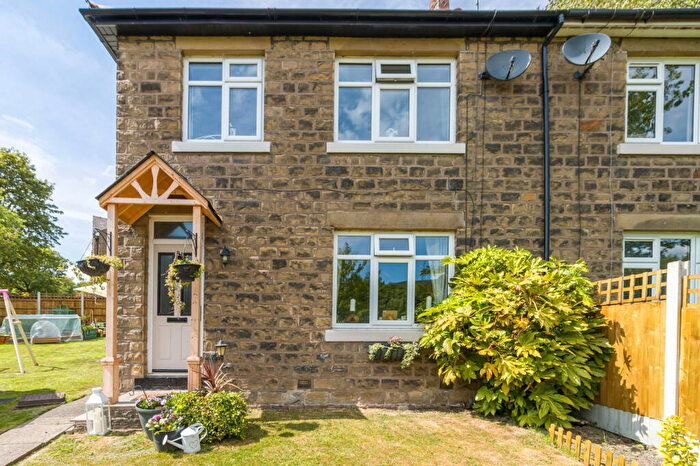 3 Bedroom Semi-Detached House For Sale In Denshaw Road, Delph, Saddleworth, OL3