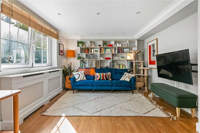 2 Bedroom Apartment For Sale In Beatty Road, London, N16