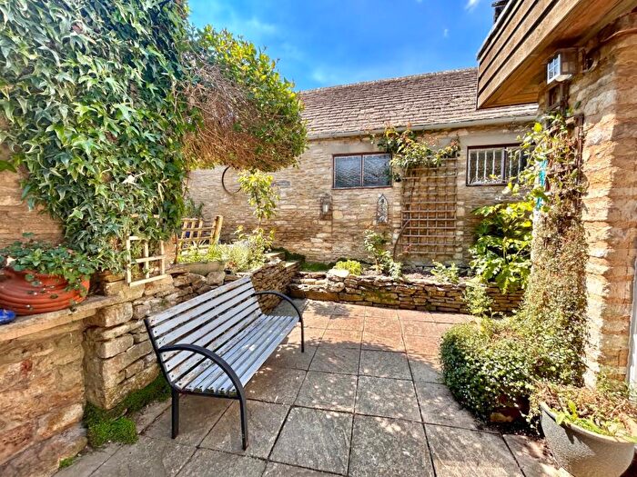 5 Bedroom House For Sale In Market Place, Tetbury, Gloucestershire, GL8