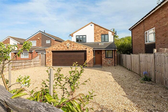 3 Bedroom Detached House For Sale In Lionel Avenue, Wendover, HP22