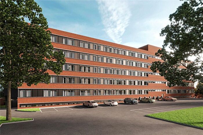 2 Bedroom Flat To Rent In New Road, Gravesend, Kent, DA11