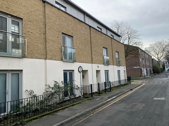 2 Bedroom Flat To Rent In Hilldrop Lane, Holloway, N7