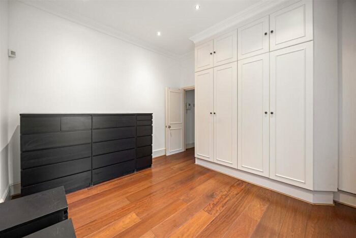 2 Bedroom Flat To Rent In Canfield Gardens, South Hampstead, NW6