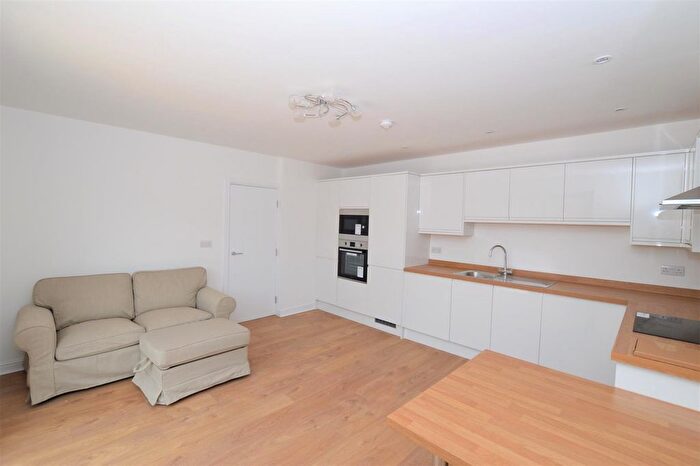 1 Bedroom Flat To Rent In Apartment, - Otley Road, Leeds, LS16