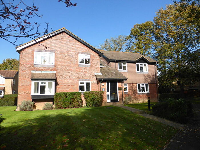 1 Bedroom Flat To Rent In Salisbury Court, Southwater, RH13