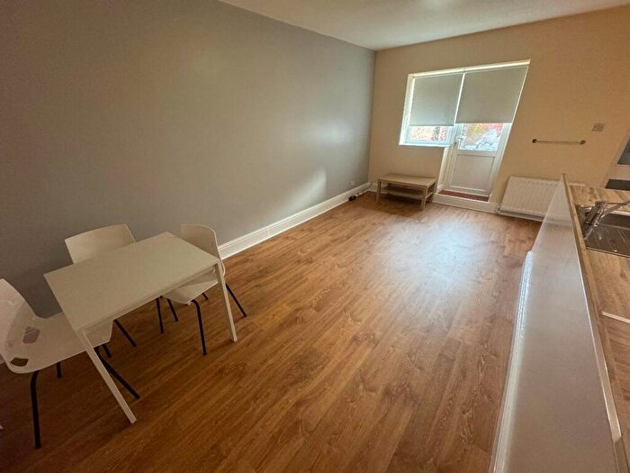 2 Bedroom Flat To Rent In Simonside Terrace, Newcastle Upon Tyne, NE6