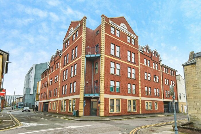 2 Bedroom Flat To Rent In Harding Street, Swindon, Wiltshire, SN1
