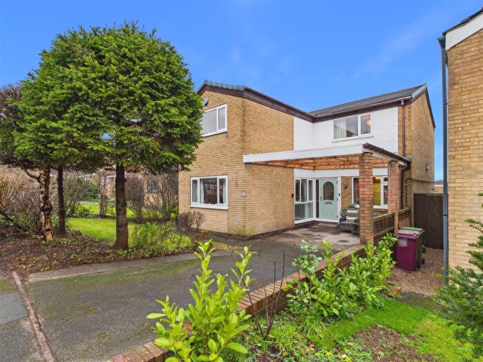 4 Bedroom Detached House For Sale In Chaddesden Close, Dronfield Woodhouse, Dronfield, S18