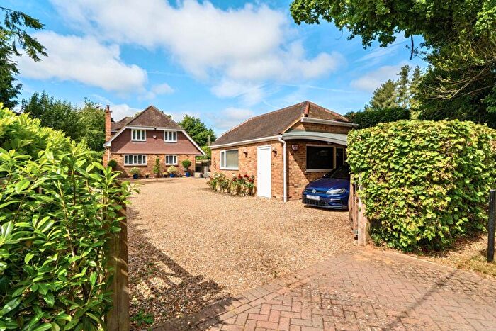 4 Bedroom House For Sale In Chesham Road, Bellingdon, HP5