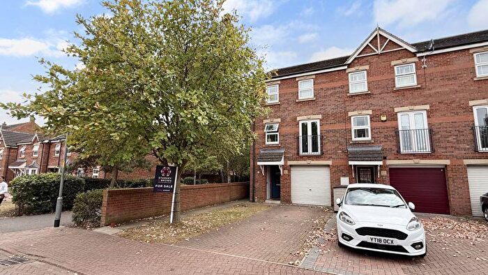 3 Bedroom End Of Terrace House For Sale In Padley Road, Carlton Boulevard, Lincoln, LN2