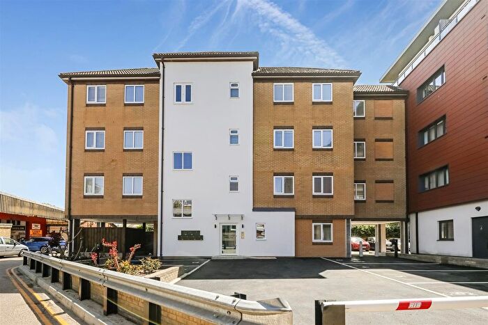 1 Bedroom Flat To Rent In Gwilliam House, D London Road, Mitcham, CR4