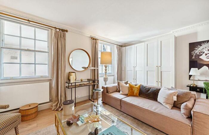 2 Bedroom Apartment To Rent In Gloucester Place, Marylebone, London, NW1