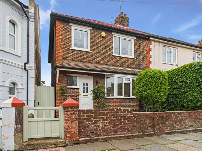 3 Bedroom End Of Terrace House For Sale In Queen Street, Broadwater, Worthing, BN14