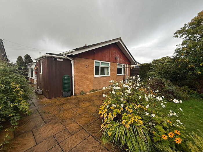 2 Bedroom Detached Bungalow For Sale In Castle Rise, Belmesthorpe, PE9